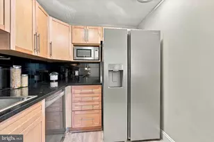 306 Cherry St, Philadelphia, PA 19106 - Photo 12