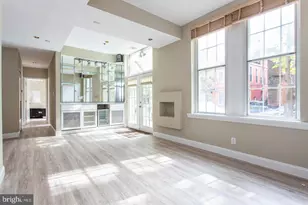 306 Cherry St, Philadelphia, PA 19106 - Photo 2