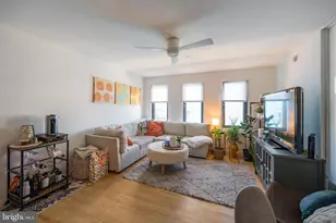 152 W Laurel St, Philadelphia, PA 19123 - Photo 2