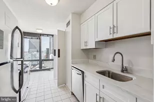 2020 Walnut St, Philadelphia, PA 19103 - Photo 8