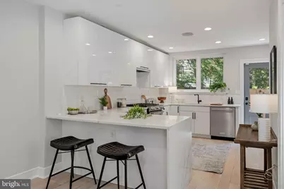 909 S 25th Street, Philadelphia, PA 19146 - Photo 4