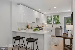 909 S 25th St, Philadelphia, PA 19146 - Photo 4