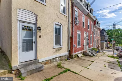 122 W Salaignac Street, Philadelphia, PA 19127 - Photo 2