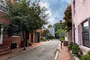 1136 Waverly St, Philadelphia, PA 19147 - Photo 4