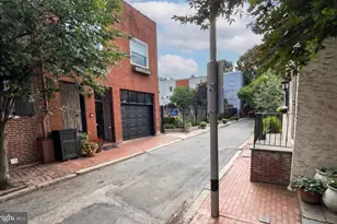 1136 Waverly St, Philadelphia, PA 19147 - Photo 12