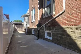 424 Fanshawe St, Philadelphia, PA 19111 - Photo 2