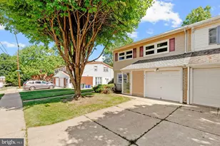 615 Artwood Dr, Philadelphia, PA 19115 - Photo 2