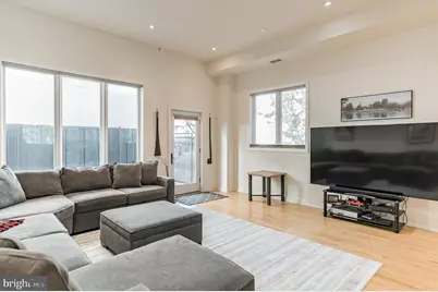 800 S 19th Street, Philadelphia, PA 19146 - Photo 6