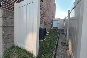 7638 Sherwood Rd, Philadelphia, PA 19151 - Photo 20