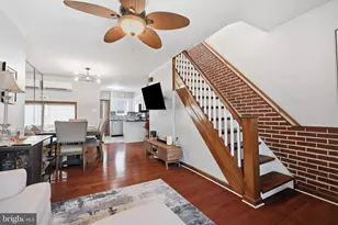 2836 S Sydenham St, Philadelphia, PA 19145 - Photo 4