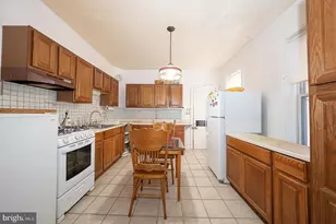 869 N 25th St, Philadelphia, PA 19130 - Photo 14