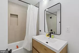 2231 Pemberton St, Philadelphia, PA 19146 - Photo 16