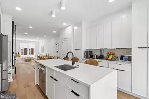 2231 Pemberton St, Philadelphia, PA 19146 - Photo 10