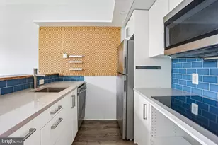 2231 Green St, Philadelphia, PA 19130 - Photo 10