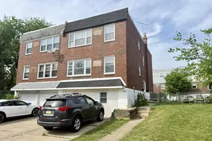 10838 Lockart Ct, Philadelphia, PA 19116 - Photo 2