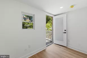 83 W Sharpnack St, Philadelphia, PA 19119 - Photo 4