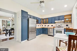 104 W Gravers Ln, Philadelphia, PA 19118 - Photo 8