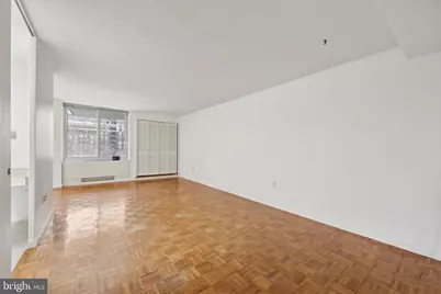 604 S Washington Square #804, Philadelphia, PA 19106 - Photo 2