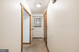 800 E Cathedral Rd, Philadelphia, PA 19128 - Photo 14