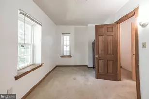800 E Cathedral Rd, Philadelphia, PA 19128 - Photo 18