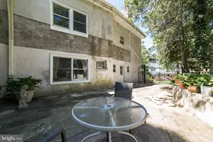 800 E Cathedral Rd, Philadelphia, PA 19128 - Photo 22