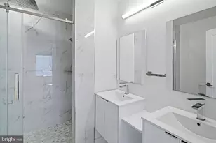 1329 N 17th St, Philadelphia, PA 19121 - Photo 14