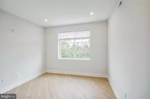 646 N 32nd St, Philadelphia, PA 19104 - Photo 10