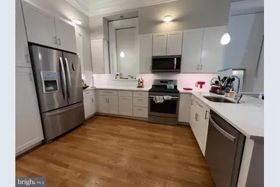 2126 Locust Street #1R, Philadelphia, PA 19103 - Photo 4