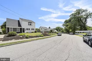 373 Leroy St, Philadelphia, PA 19128 - Photo 2