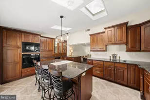 373 Leroy St, Philadelphia, PA 19128 - Photo 10