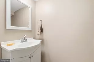 241 E Highland Ave, Philadelphia, PA 19118 - Photo 28