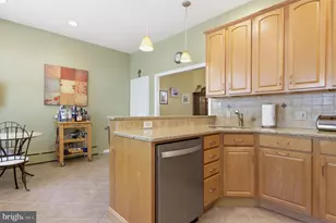 241 E Highland Ave, Philadelphia, PA 19118 - Photo 14
