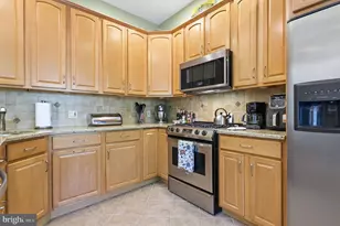 241 E Highland Ave, Philadelphia, PA 19118 - Photo 12