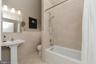 309 N 3rd St, Philadelphia, PA 19106 - Photo 32