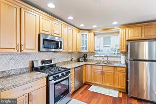 613 Oakfield Ln, Philadelphia, PA 19115 - Photo 14