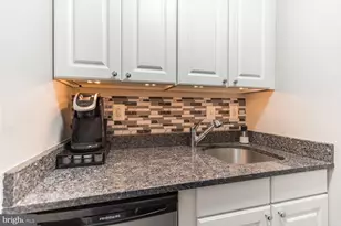 250 S 13th St, Philadelphia, PA 19107 - Photo 6