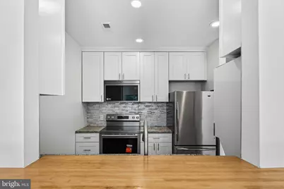 705 S 20th Street S #D, Philadelphia, PA 19146 - Photo 12