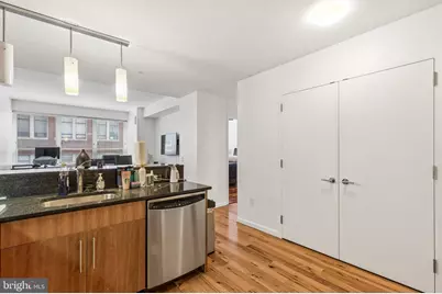 1425 Locust Street #4E, Philadelphia, PA 19102 - Photo 2