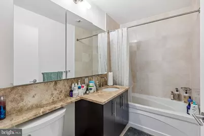 1425 Locust Street #4E, Philadelphia, PA 19102 - Photo 4
