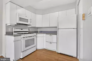 2401 Pennsylvania Ave, Philadelphia, PA 19130 - Photo 14