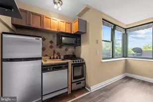 2601 Pennsylvania Ave, Philadelphia, PA 19130 - Photo 6