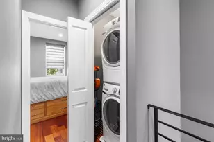2422 S Juniper St, Philadelphia, PA 19148 - Photo 16