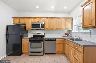 928 N Bambrey, Philadelphia, PA 19130 - Photo 12