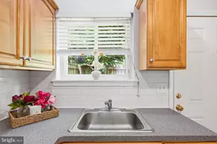 928 N Bambrey, Philadelphia, PA 19130 - Photo 16