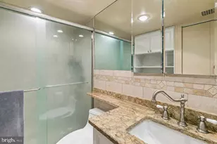 224 W Rittenhouse Square, Philadelphia, PA 19103 - Photo 12