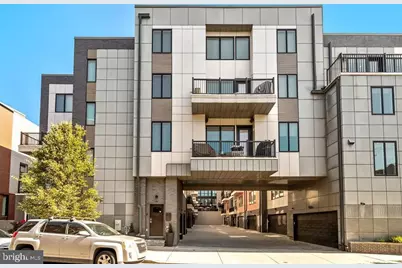 305 Green Street, Philadelphia, PA 19123 - Photo 1