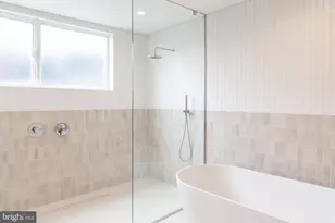 954 N 6th St, Philadelphia, PA 19123 - Photo 32