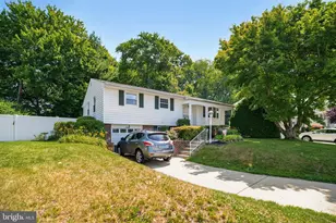865 Morefield Rd, Philadelphia, PA 19115 - Photo 2