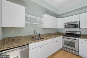 321 Sage Ln, Philadelphia, PA 19128 - Photo 16