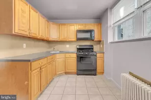 1910 Dudley St, Philadelphia, PA 19145 - Photo 8